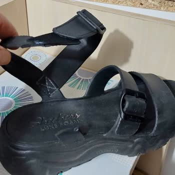Hepsiburada'dan Üzerinden Alının Skeachers Sandalet İade Almıyor.