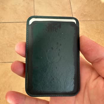 iPhone1 Ayda Kullanılamaz Hale Gelen Kılıf Ve Cüzdan