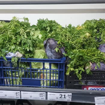 A101 Çürük Meyve Sebze Satılıyor