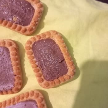 Eti Gıda Bir Markanın Sütlü Çikolatası Küflü