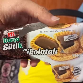 Eti Gıda Bir Markanın Sütlü Çikolatası Küflü