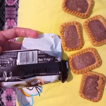 Eti Gıda Bir Markanın Sütlü Çikolatası Küflü