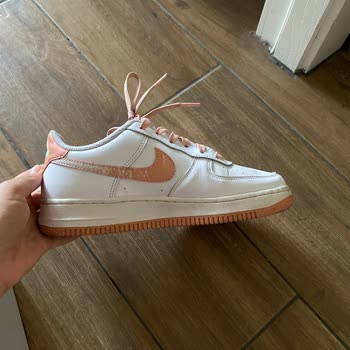 Sneaks Up Sattığı Ürünün Kusurunu Gidermemesi