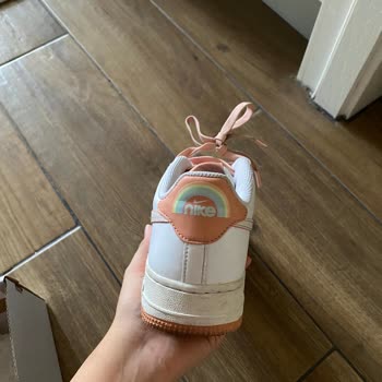 Sneaks Up Sattığı Ürünün Kusurunu Gidermemesi