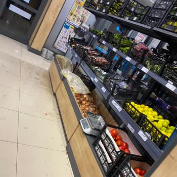 A101 Çanakkale'deki Marketin Denetimsizliği Ve Temizlik Sorunları