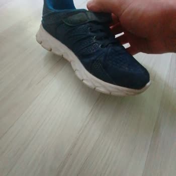 Kinetix Ayakkabı Ve Bitmek Bilmeyen Kokusu