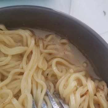 indomie İndomi Sebzeli Noodle'da Böcek Ve Kurt