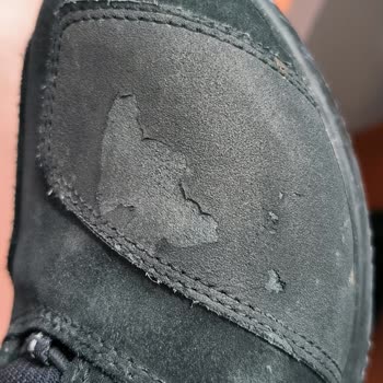 Özen Motor Kısa Sürede Yüzeyi Soyulan Motosiklet Ayakkabısına Verilmeyen Destek.