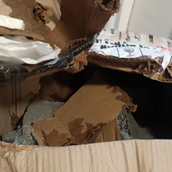 Sürat Kargo Üzerinde Kırılır Yazan Kargonun Çok Kötü Taşınması