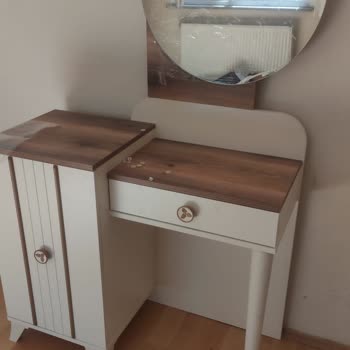 İstanbul Avm Ayna Kırık Yatağın Ayakları Yok