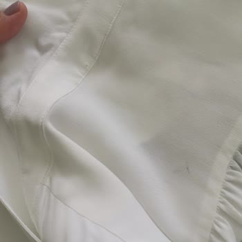 Yargıcı Online Mağaza Her Yeri Lekeli Gömlek Gönderdi