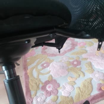 IKEA Ofis Koltuğunun Sırt Kısmındaki Demirlerin Bozulması