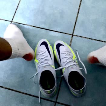 Nike Kramponun Ayağı Vurması