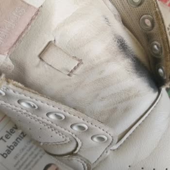adidas Ayakkabı Boya Çıkarıyor