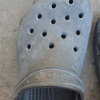 Birkaç Ayda Deforme Olan Crocs Terlik