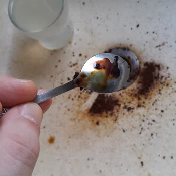 Nescafe İçinden Kıl Cıktı