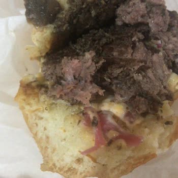 Banko Burger Pişmemiş Şekilde Gelen Hamburger