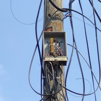 Türk Telekom Hasar Alan Direğin Onarılması