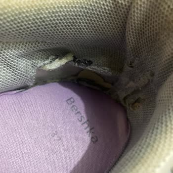 Bershka Bir Haftada Ayakkabılar Yırtıldı