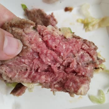 McDonald's Menüdeki Köftenin Çiğ Olması