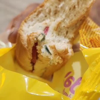 Marketten Aldığım Tada Sandviç Küflü Çıktı