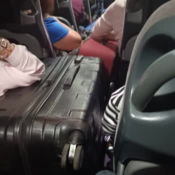 Metro Turizm Pişmanlığı Koridorlarında Full Bavul Valiz Var