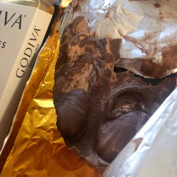 Migros Godiva Çikolata Bozuk Çıktı