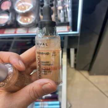Rossmann Raflarda Bozuk Ürünlerin Satılması