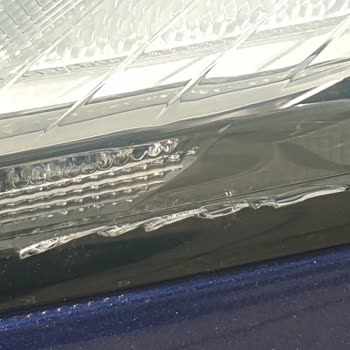 Nissan X Trail Signal Cracks At The Same Place Of The Parts (2 Times)