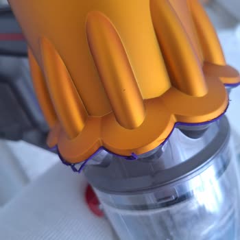 Dyson Yan Çevrelerinde Soyulma Ve Atma