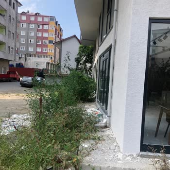 Araklı Belediyesi Yeni Yapılan Binaların Etrafını Yapmıyor