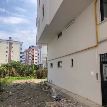 Araklı Belediyesi Yeni Yapılan Binaların Etrafını Yapmıyor