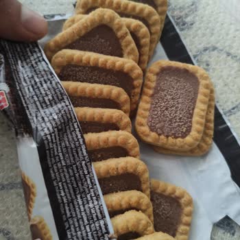 Eti Gıda Burçak Bisküvi Çikolatası Pütür Pütür