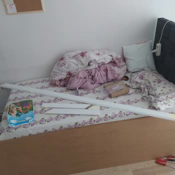 Rabi Mobilya Kırık Parça İle Gelen 6 Kapaklı Beyaz Dolap