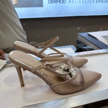 Derimod Aldığım Ayakkabılar 1 Kere Giyilince Altları Açıldı