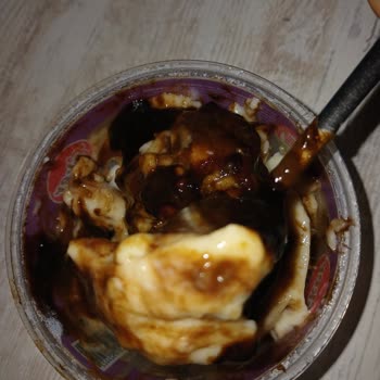 Eker Üstü Küflenmiş Kazandibi Tatlı