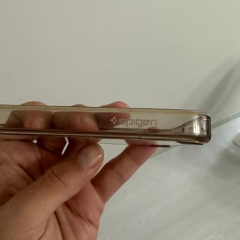 İPhone 14 Pro Mac Spigen Kap Sararması