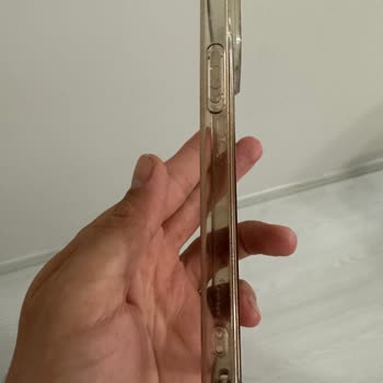 İPhone 14 Pro Mac Spigen Kap Sararması