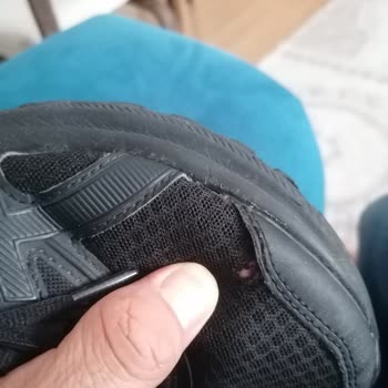 ASICS Dayanıksız Ürün Kalitesiz Ürün Yırtılma Deforme