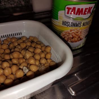 Tamek Nohut Konservesinin İçinden Taş Çıktı