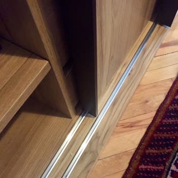 Vivense Firması'nın Sürgülü Dolabının Kapağı Çalışmıyor