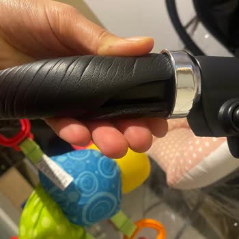 PregoBaby Prego Bebek Arabasının El Tutma Sapı Koruyucusu Yırtılıyor