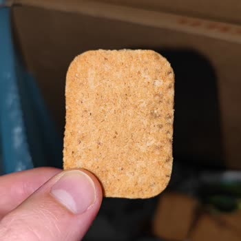 Eti Burçak Sütlü Çikolatalı Bisküvisinde Siyah Benekler