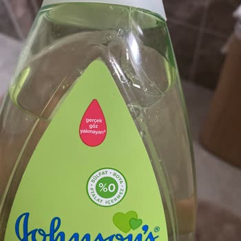 Johnson's Baby Şampuan Gözleri Yakıyor