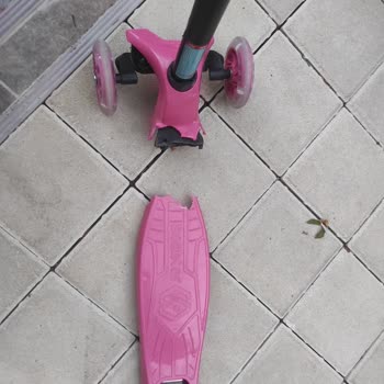 Bkmkitap Shinaro Maksi Scooter Gövde Kırılması