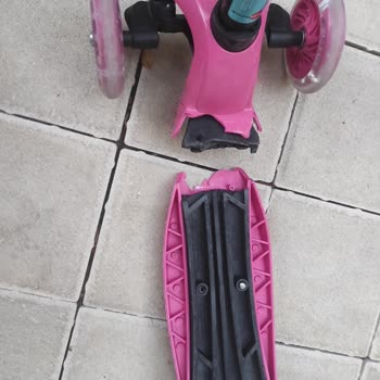 Bkmkitap Shinaro Maksi Scooter Gövde Kırılması