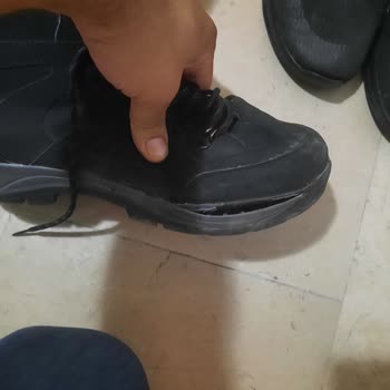 Tonny Black Ayakkabının Tabanı Parçalandı