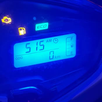 TVS Motor Sıfır Motora Lastiğine Hava Basmadan Yollamaları