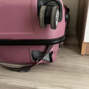 Anadolu Jet Valizimin Tekerleklerini Koparan Hava Yolu
