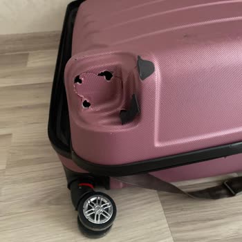 Anadolu Jet Valizimin Tekerleklerini Koparan Hava Yolu